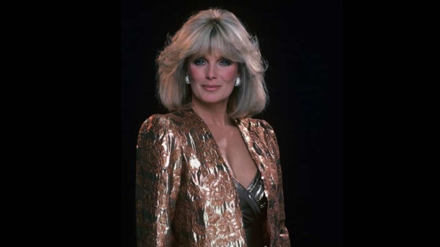 Shoulder Pads Fashion 1980: The Power Of Big Shoulder Pads in the 80s