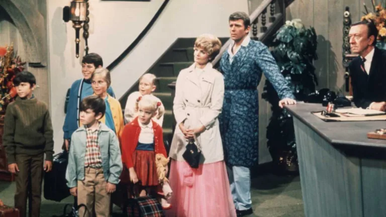Facts About The Brady Bunch: Surprising Secrets & Behind-the-Scenes