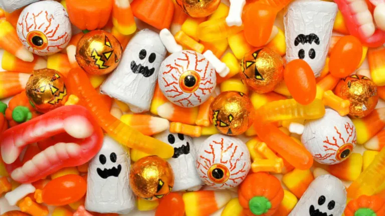 Halloween Candy Fun Facts: Sweet Trivia for Spooky Season