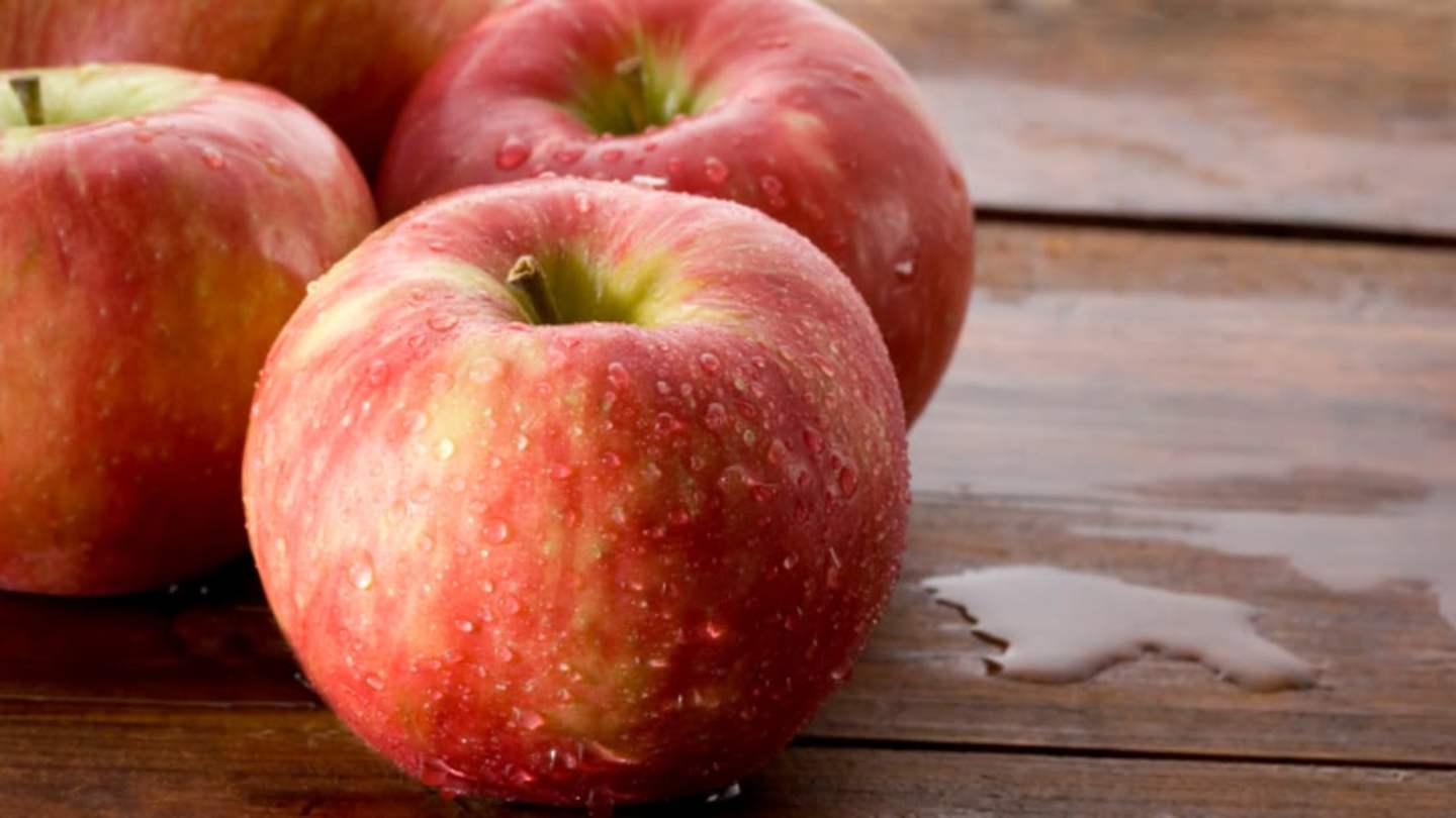 Funny Apple Names: 18 Bold & Unconventional Varieties