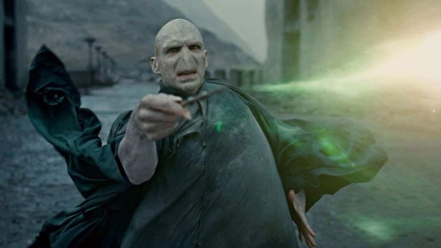 How Does Voldemort Hold His Wand: Ralph Fiennes Unique Grip