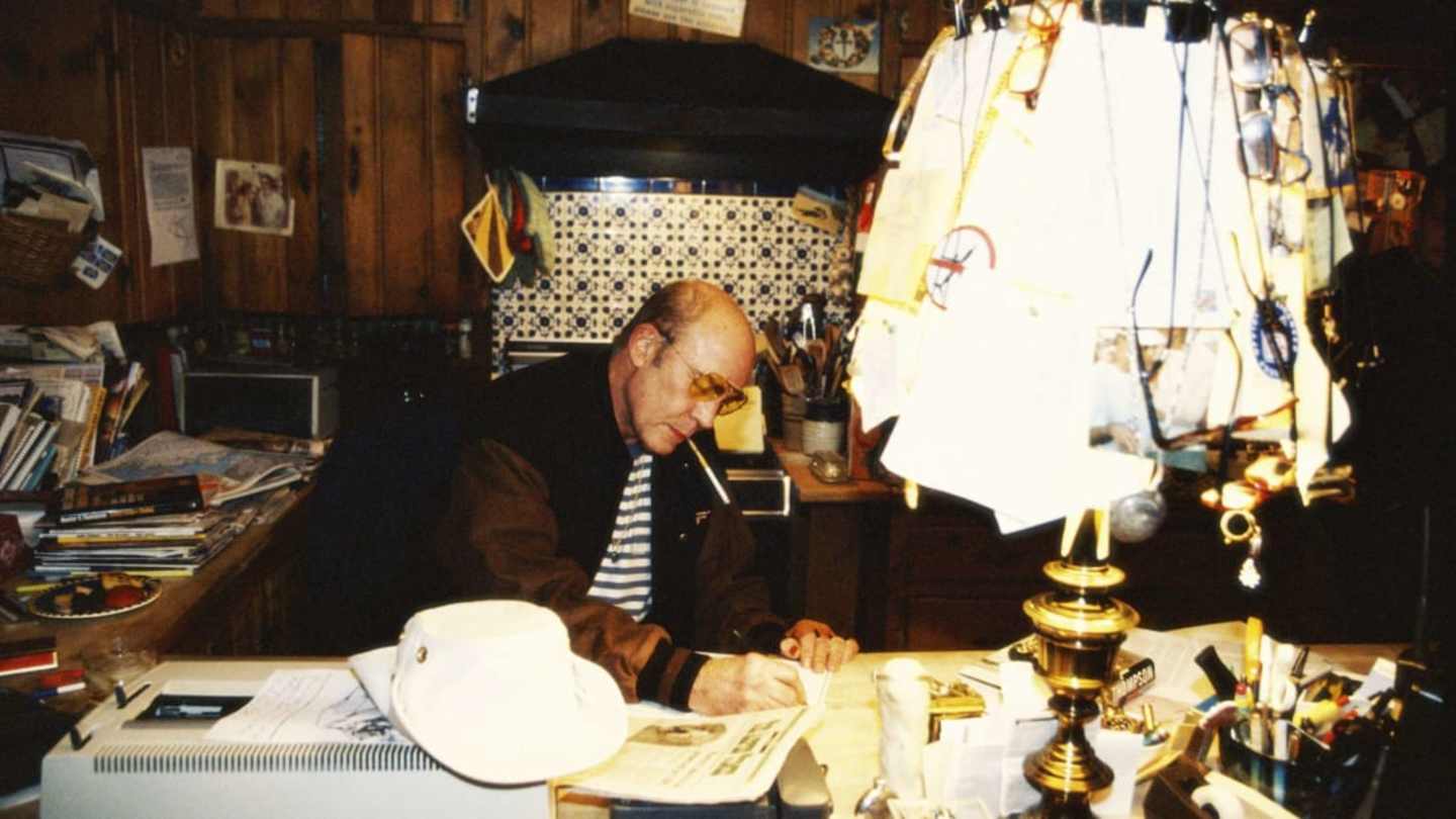 Hunter S Thompson Daily Routine: A Wild Ride Through Substance and Creativity