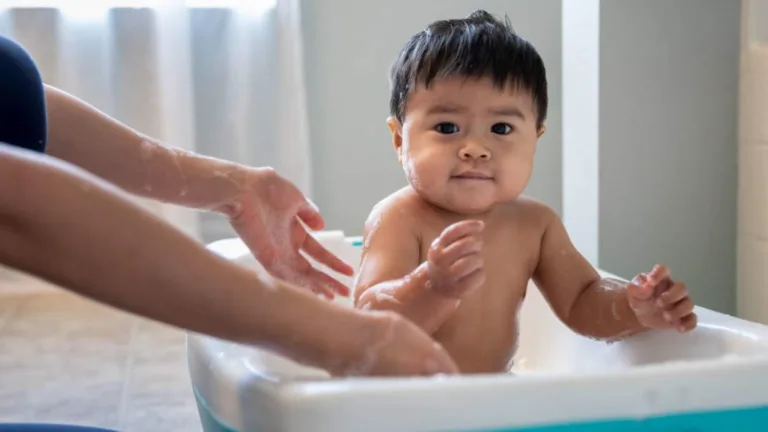 Lukewarm Bath Temp: Whats Ideal for Babies & Cooking