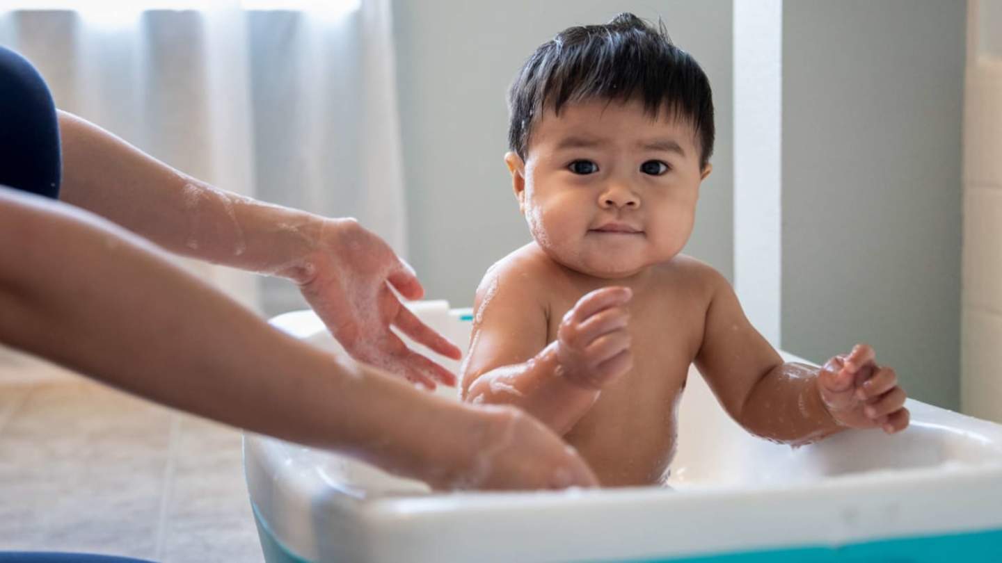 Lukewarm Bath Temp: Whats Ideal for Babies & Cooking