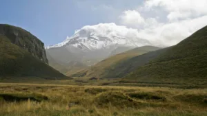 Mountain Taller Than Everest: Mauna Keas Underwater Claim to Fame