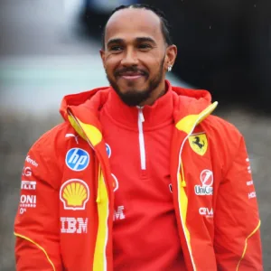 Popular Athletes: Explore Famous Sports & Athletic Figures