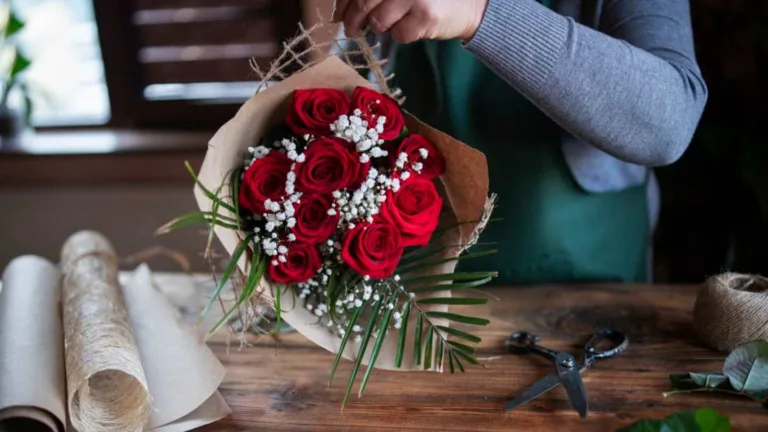 Is Ftd or 1800Flowers Better? Red Rose Bouquet Comparison