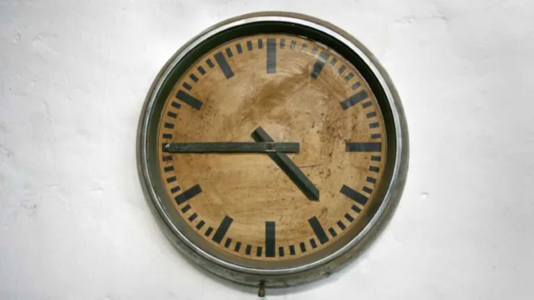 Quarter of Ten Meaning: Unraveling Times Curious Phrase