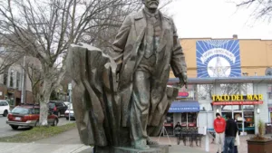 Seattle Lenin Statue For Sale: Fremont Landmarks Controversial History