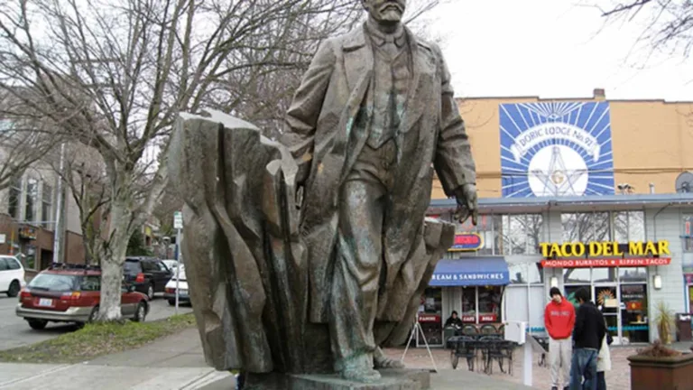 Seattle Lenin Statue For Sale: Fremont Landmarks Controversial History