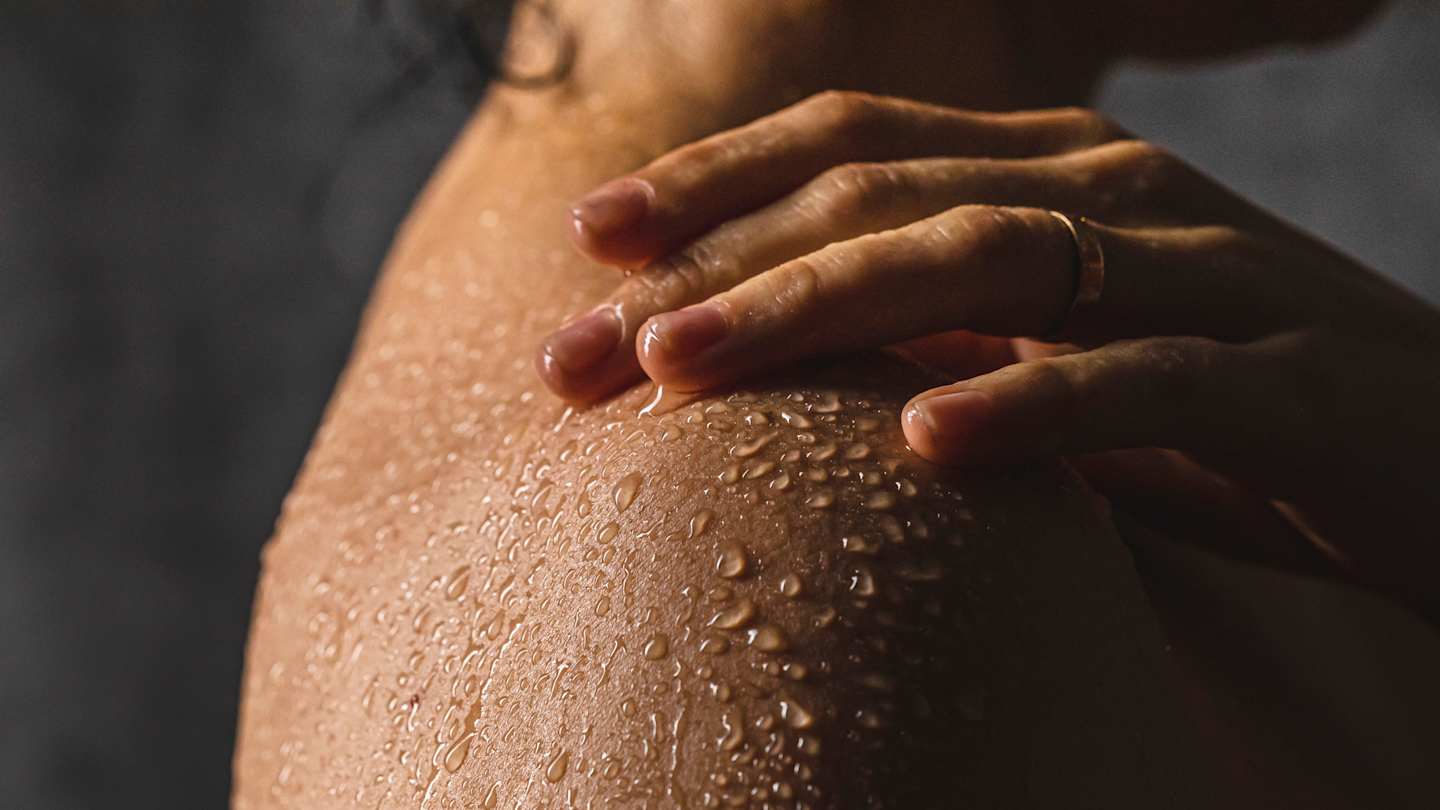 Sweating After Shower? Tips To Stop Hours of Sweating