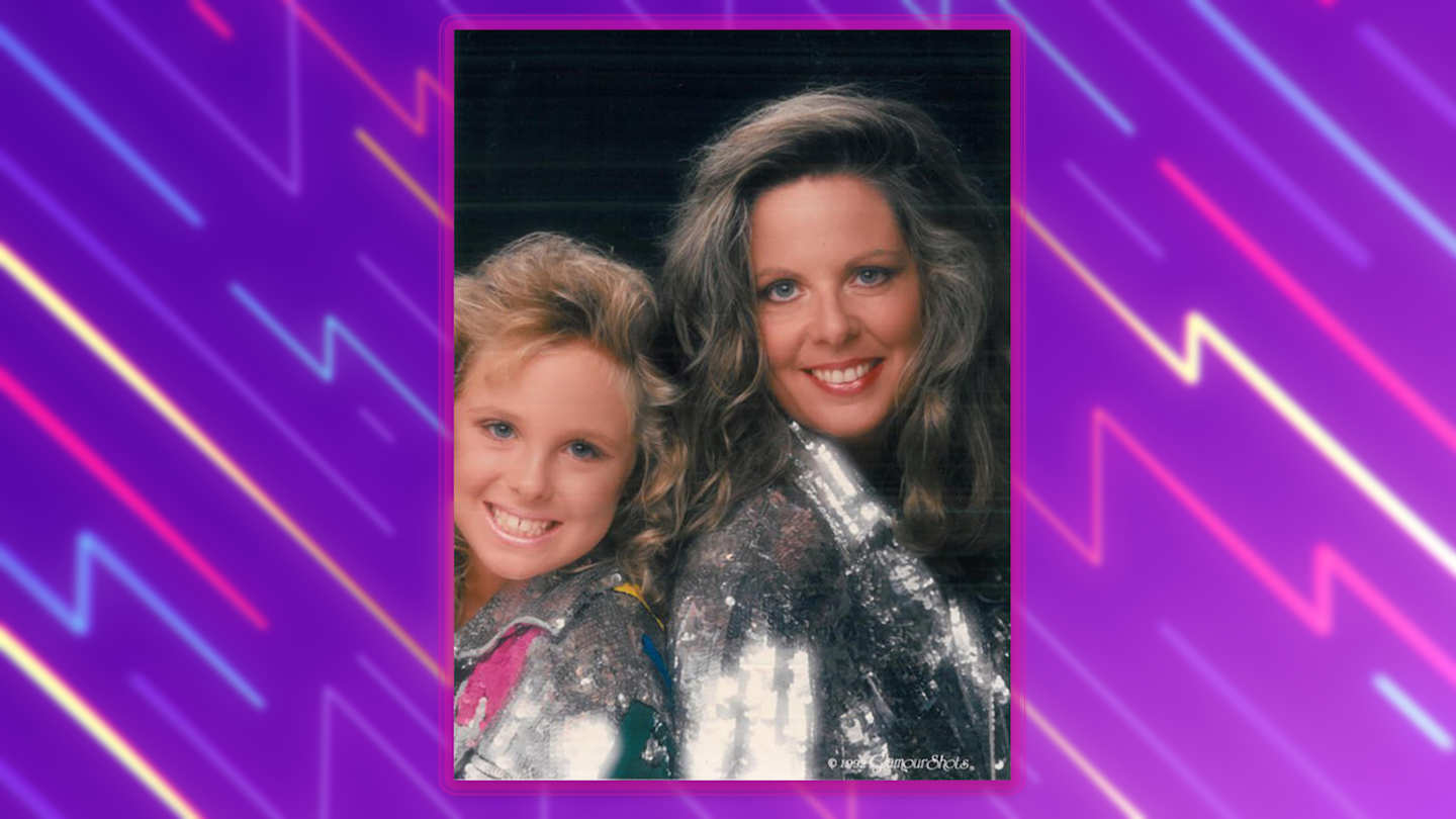 When Were Glamour Shots Popular? 80s & 90s Beauty Trend