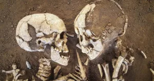 The Lovers of Valdaro: Skeletons Embraced in Neolithic Tomb