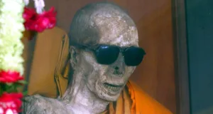 Luang Pho Daeng: The Enigmatic Mummified Monk