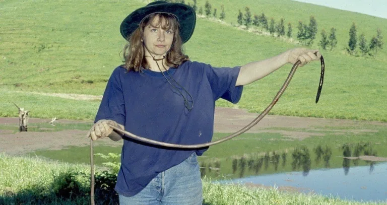 What is the Largest Worm? Meet the Giant Gippsland Earthworm