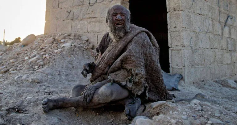 The Strange Life of Amou Haji: Worlds Dirtiest Man