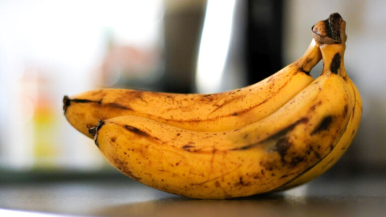 Best Method To Store Bananas For Longer Freshness