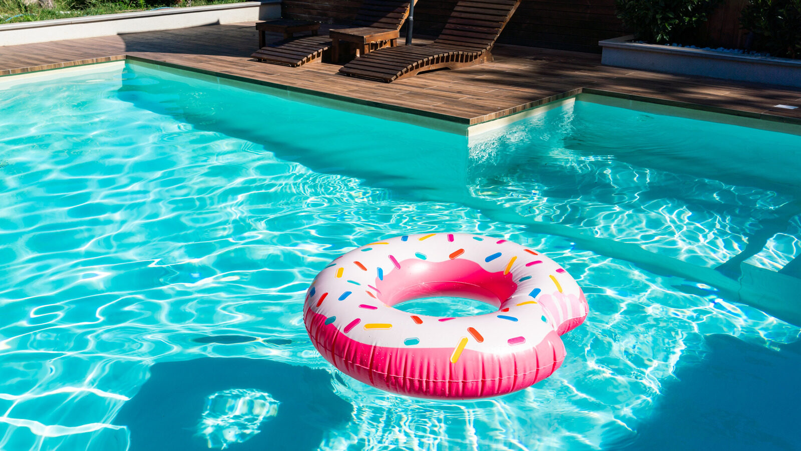 The Science Behind Chlorine And Pool Smell Explained