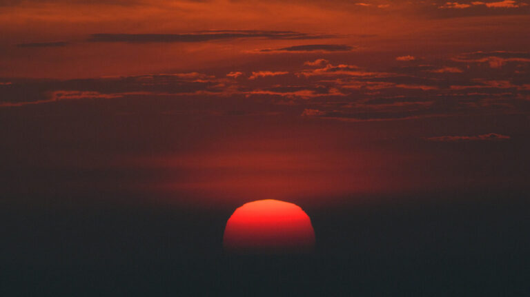 Does A Red Sunrise Indicate Approaching Storms