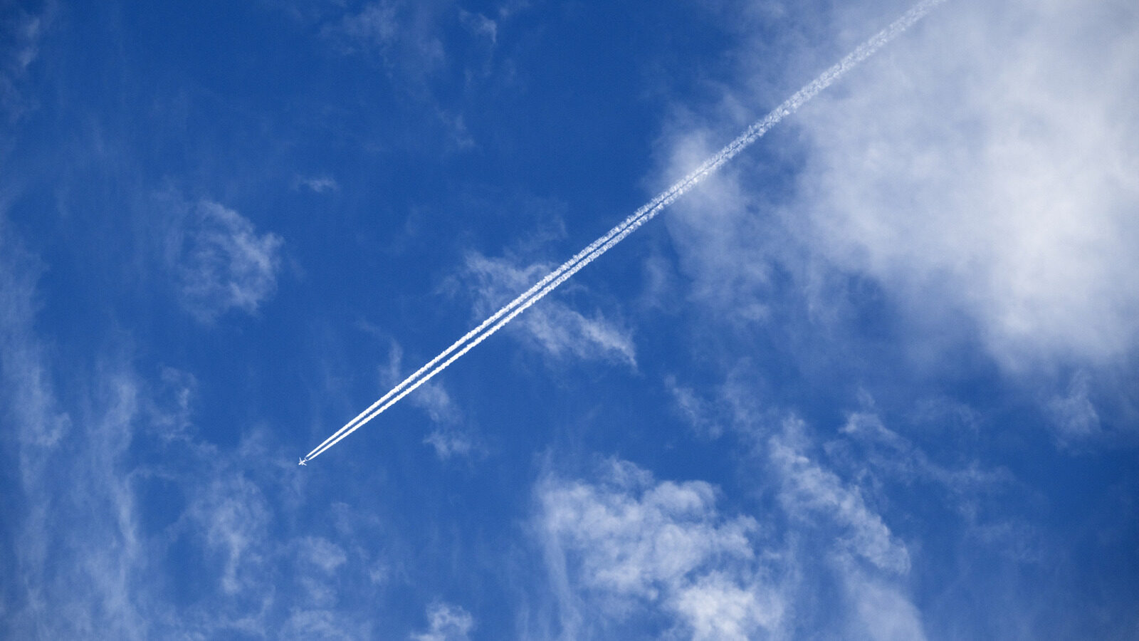 Understanding Contrails Causes And Effects Behind Airplanes
